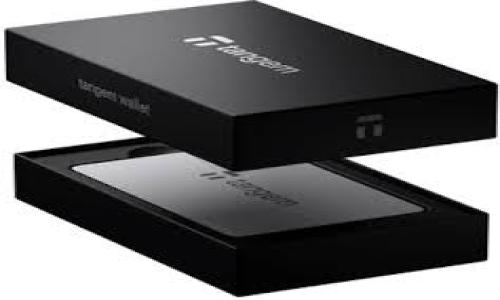 biao ti/biao ti区块链交易平台建立：深入探讨、实用指南与未来展望/biao ti

区块链, 交易平台, 建立, 加密货币/guanjianci

随着区块链技术的迅猛发展，越来越多的企业和个人开始关注如何建立自己的区块链交易平台。区块链交易平台不仅可以为用户提供安全、透明的数字资产交易环境，还可以促进去中心化金融（DeFi）的发展。本文将为您详细介绍区块链交易平台建立的各个方面，包括技术架构、法律合规、用户体验和市场营销等。通过对这一领域深入探讨，我们希望能为那些有意向创建区块链交易平台的人提供实用的指南和未来展望。

一、区块链交易平台的基础知识
在深入探讨如何建立区块链交易平台之前，首先需要了解一些基础知识。区块链是一种分布式账本技术，能够以去中心化的方式记录交易记录，确保所有数据的安全性与透明性。因此，区块链交易平台可以引入多种加密货币和代币，实现点对点的交易。

一个成熟的区块链交易平台通常会包含以下几个关键组件：

ul
    listrong用户界面（UI）/strong：用户通过这个界面进行注册、登录、交易等操作。/li
    listrong交易引擎/strong：负责处理用户的交易请求，实现买卖匹配。/li
    listrong钱包系统/strong：用于存储用户的数字资产，保证资金的安全。/li
    listrong合规模块/strong：确保平台符合各地区的法律法规，防止洗钱和诈骗行为。/li
    listrong数据库/strong：保存用户信息、交易记录等重要数据。/li
/ul

二、如何建立区块链交易平台
建立区块链交易平台是一项复杂的工程，涉及多个技术和业务方面的考量。以下是建立平台的基本步骤：

h41. 确定目标用户和市场需求/h4
在建立区块链交易平台之前，首先要明确自己的目标用户是谁，他们的需求是什么，以及当前市场上存在哪些机会与挑战。这可以通过市场调查、用户访谈、竞争对手分析等方法进行。了解目标市场可以帮助您在产品开发过程中作出更为明智的决策。

h42. 选择区块链技术和平台/h4
根据目标市场需求，选择合适的区块链技术和平台是至关重要的。目前，链的选择主要包括以太坊、比特币、EOS等。对于大多数交易平台而言，基于以太坊的智能合约技术是较受欢迎的选择之一，因为它支持代币的快速发行和交易。

h43. 开发交易引擎/h4
交易引擎是区块链交易平台的核心，负责管理用户的买卖订单，并进行匹配。需要确保交易引擎的性能足够高，以应对瞬息万变的市场需求。为了实现高并发和低延迟，您可以考虑使用分布式计算、负载均衡等技术。

h44. 钱包系统集成/h4
用户的钱包系统是保证资产安全的关键。您需要为用户提供便捷、安全的钱包，支持多种主流加密货币的存取。安全性方面，您可以考虑采用多重签名技术和冷存储方案，以降低黑客攻击的风险。

h45. 法律合规/h4
不同国家对区块链交易平台的法律法规存在差异。在建立平台时，一定要了解并遵守相关法律，以避免不必要的法律纠纷。建议与专业的法律顾问合作，确保所有业务的合法性，并妥善处理用户的个人信息。

h46. 用户体验设计/h4
优秀的用户体验不仅可以提高用户的满意度，还能大幅增加用户留存率。设计直观、易用的界面，使得无论是新手还是经验丰富的交易者，都能轻松使用平台。用户体验设计还需要考虑移动端的适配，确保用户在手机上也能流畅交易。

h47. 市场营销与推广/h4
一旦平台建立，接下来就是市场推广。通过社交媒体、搜索引擎广告、线下活动等方式，提高知名度并吸引用户注册。可以考虑与知名的加密货币项目合作，进行联合营销。

三、可能面临的挑战及应对策略
建立区块链交易平台的过程中，可能会面临多种挑战，了解这些挑战并准备相应的应对策略是成功的关键。

h41. 技术挑战/h4
技术上的挑战主要体现在交易速度、系统稳定性和安全性等方面。为了提升系统的性能，建议采用微服务架构，实现各个模块的独立运行。同时定期进行安全测试，及时发现并修复漏洞。

h42. 法律挑战/h4
法律法规的变化与更新，可能影响区块链交易平台的运营。因此，建议企业保持与法律顾问的密切联系，及时掌握行业动态，做出相应的调整和应对。

h43. 市场竞争/h4
随着越来越多的交易平台进入市场，竞争日益激烈。保持竞争优势，需要不断产品功能，提高用户体验，同时可以通过差异化的服务来吸引用户。

四、未来的趋势与展望
区块链交易平台的发展潜力巨大，未来可能会有以下几种趋势：
ul
    listrong去中心化交易所（DEX）的崛起/strong：随着用户对安全性的日益关注，去中心化交易所将会得到越来越多的青睐。/li
    listrong更多的金融产品/strong：区块链交易平台可能会提供更多的金融衍生品，如期权、期货等。/li
    listrong合规与创新的平衡/strong：如何在合规的前提下进行创新，将是各大平台未来面临的重要课题。/li
/ul

通过对区块链交易平台建立的深入探讨，您或许能更清晰地了解到这一领域中的机遇与挑战。如果您有意向在这一领域进行投资或创业，希望以上内容能为您提供帮助。

常见问题

h41. 如何选择适用于区块链交易平台的区块链技术？/h4
选择区块链技术是建立交易平台时的关键决策之一。首先，您需要考虑以下几个因素：

ul
    listrong交易速度与吞吐量：/strong不同区块链平台的交易速度和吞吐量差异较大，例如以太坊的处理速度较比特币快，但在繁忙时段可能会出现手续费上涨的问题。/li
    listrong合约功能：/strong如果您的平台需要复杂的智能合约功能，那么支持智能合约的区块链（如以太坊）可能更合适。而如果只是单纯的交易功能，比特币可能已经足够。/li
    listrong社区支持与文档：/strong选择一个有良好社区支持和文档丰富的技术平台，可以大大降低开发和维护的成本。/li
    listrong安全性：/strong评估不同区块链技术的安全性，包括历史上是否遭受过重大攻击、其共识机制的安全性等。/li
/ul

在综合以上因素后，若仍难以决定，建议进行行业调研或咨询技术专家，借鉴其他成功平台的经验。

h42. 区块链交易平台如何收取交易费用？/h4
交易费用是交易平台的重要收入来源，了解如何合理收取交易费用是平台运营的必要环节。常见的交易费用结构包括：

ul
    listrong固定费用：/strong对每笔交易收取固定的手续费，无论交易金额大小。这种方式适合低频率的小额交易用户，但针对高额交易时，可能会让用户感到不公平。/li
    listrong渐进费用：/strong根据交易金额的大小，设置不同的费率。例如，交易金额越大，单笔交易费用越低，这种方式更受大额交易用户的青睐。/li
    listrong基于市场行情的浮动费用：/strong在市场波动较大时，可以采取浮动交易费用策略，以便于根据市场供需关系调节费用。/li
/ul

在确定交易费用时，需要考虑用户的体验，以及自己的利润最大化。另外，透明的费用收取机制会增强用户的信任度。

h43. 如何提升区块链交易平台的安全性？/h4
安全性是区块链交易平台最为关键的因素之一，提升安全性可以采取以下措施：

ul
    listrong加密技术：/strong在用户数据和交易数据的存储及传输过程中，使用高强度的加密技术，确保信息的机密性。/li
    listrong多重验证机制：/strong在用户登录和交易过程中，实施多重身份验证机制，使得黑客难以入侵。/li
    listrong定期安全审计：/strong定期进行代码审计和安全检测，及时发现并修复漏洞，降低被攻击的风险。/li
    listrong冷存储方案：/strong将大部分用户资金存放在冷钱包中，确保即使热钱包发生攻击，用户资产仍然安全。/li
/ul

综上所述，提升安全性不仅仅依赖于技术手段，也需要建立良好的安全文化与用户教育，提升用户对安全行为的认知。

希望以上内容能为您提供一些有益的参考，祝您的区块链交易平台建设顺利！